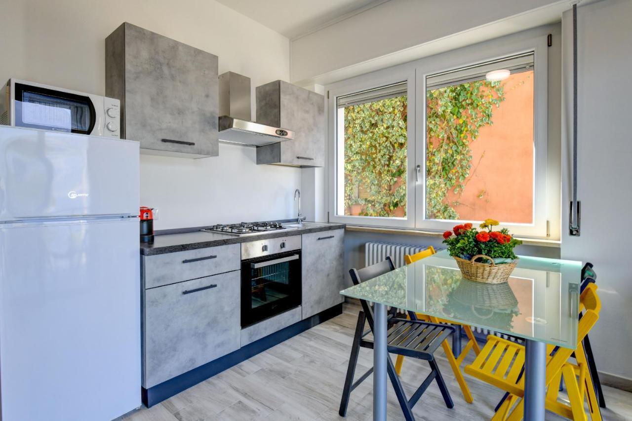 Studio Baldo - Brenzone Holiday Apartments Buitenkant foto