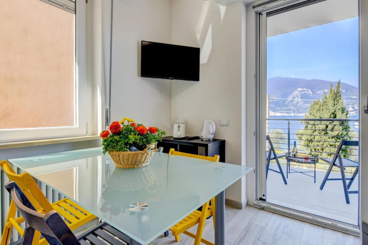 Studio Baldo - Brenzone Holiday Apartments Buitenkant foto